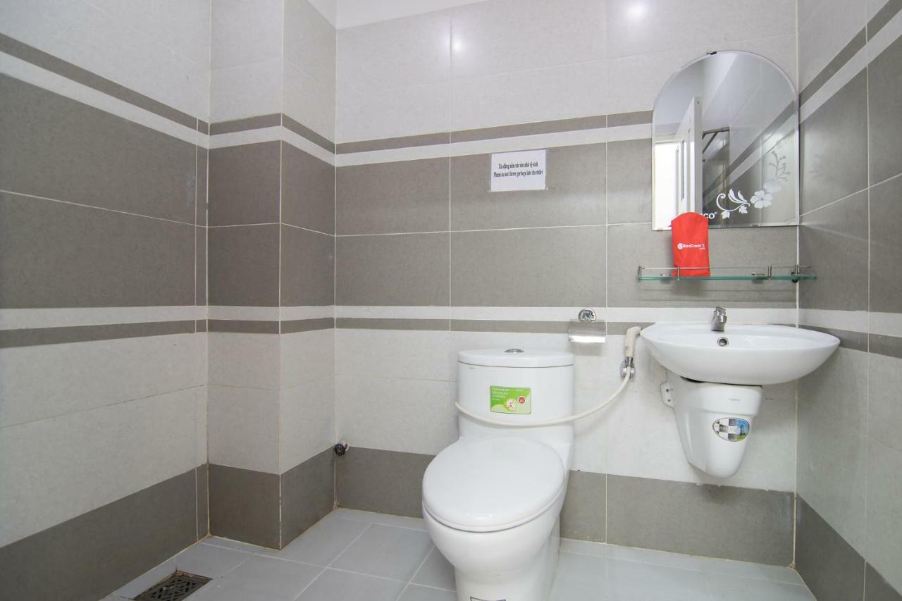 Reddoorz Near Gem Center 2* TP. Hồ Chí Minh
